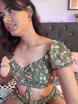 Im Lyan online show from October 2025 03:42:02 PM