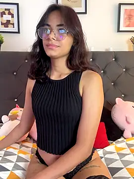 Im Lyan online show from October 2025 03:24:01 PM