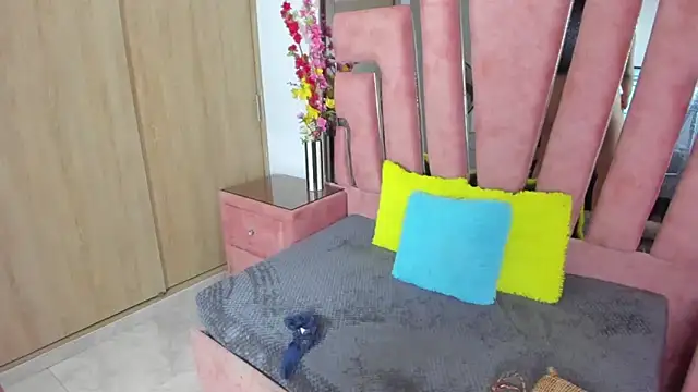 MaraKarly online show from March 2026 10:10:02 AM