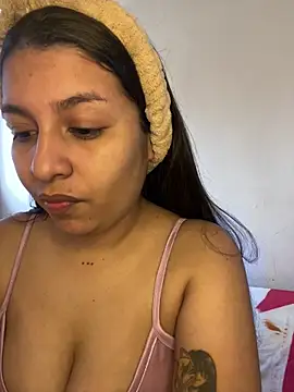  Chloe Smith online show from April 2026 03:49:01 PM