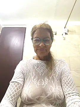 MaryLunne online show from September 2025 06:30:01 PM