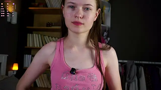 LynHillaire online show from December 2025 11:07:01 AM