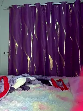 Snapshot of Pretty_Beauty chatting on November 2025 09:26:02 PM Pretty Beauty online show from November 2025 09:26:02 PM