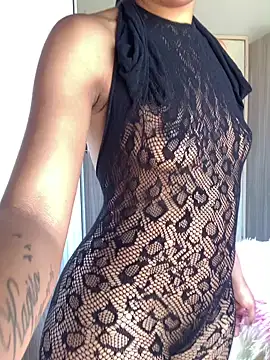 Snapshot of Pretty_Beauty chatting on November 2025 08:23:02 AM Pretty Beauty online show from November 2025 08:23:02 AM