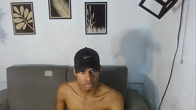 Snapshot of criss_zuri chatting on September 2025 07:15:02 PM criss zuri online show from September 2025 07:15:02 PM