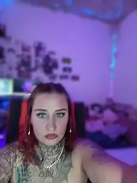Snapshot of blazed_vixen chatting on June 2026 10:46:01 PM blazed vixen online show from June 2026 10:46:01 PM
