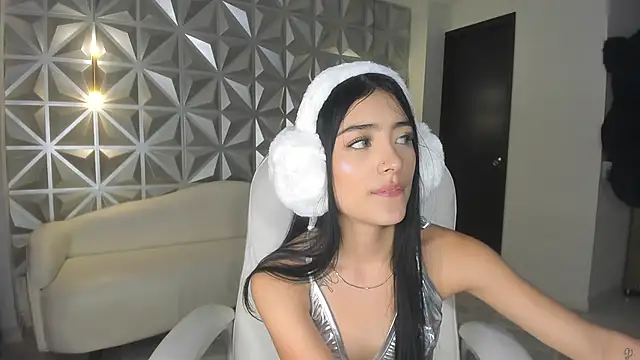 zoerouse  online show from December 2025 08:15:02 PM