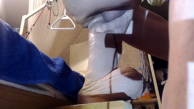 Snapshot of BiglovelyXXL chatting on November 2025 10:46:02 AM BiglovelyXXL online show from November 2025 10:46:02 AM