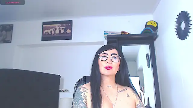 Vicky hotmilf online show from July 2026 11:07:01 AM
