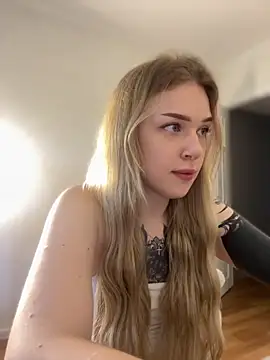 Snapshot of elliss_ chatting on September 2025 05:51:02 AM elliss online show from September 2025 05:51:02 AM