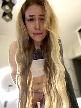 Snapshot of elliss_ chatting on September 2025 07:30:02 AM elliss online show from September 2025 07:30:02 AM