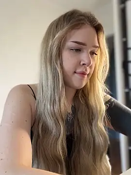 Snapshot of elliss_ chatting on September 2025 06:15:02 AM elliss online show from September 2025 06:15:02 AM