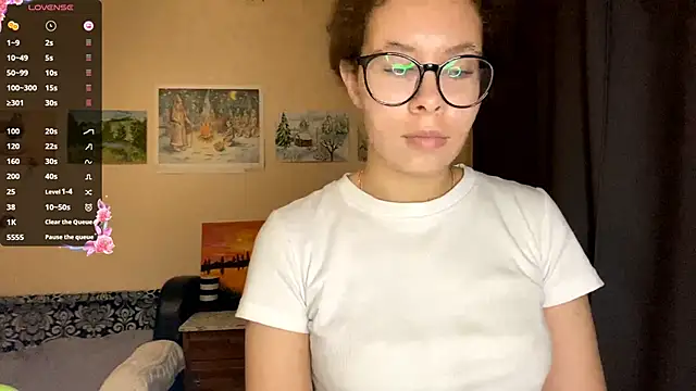 CarollNino online show from September 2025 10:39:01 AM