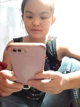 xinhxinhcute online show from November 2025 07:40:01 AM