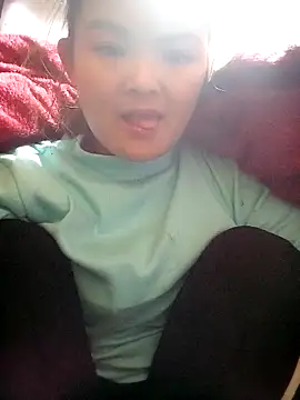 xinhxinhcute online show from November 2025 11:58:01 AM