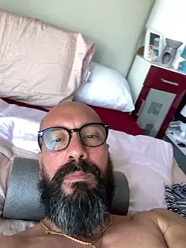 Latinox79 online show from April 2026 04:23:01 PM