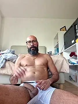 Snapshot of Latinox79 chatting on May 2026 01:19:01 PM Latinox79 online show from May 2026 01:19:01 PM