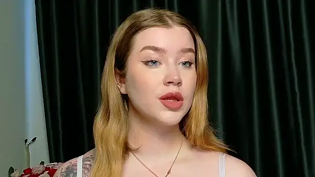 Rebecca Lace online show from October 2025 01:03:02 AM