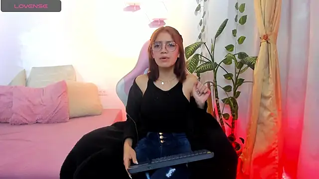 Jade22   online show from September 2025 01:00:01 PM