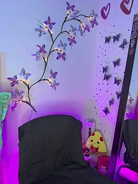 Snapshot of LindaWz_ chatting on April 2026 06:38:02 AM LindaWz online show from April 2026 06:38:02 AM