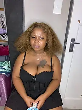 JuicyMellow21 online show from February 2026 10:26:01 PM