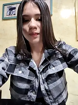 CHARLOTTE  05 online show from September 2025 12:27:02 PM