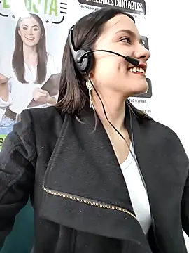 CHARLOTTE  05 online show from November 2025 12:49:02 PM