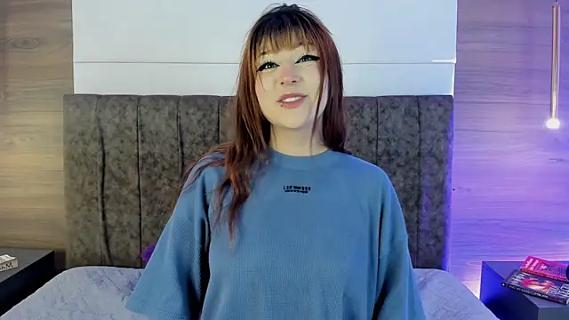 lilly blear  online show from October 2025 03:37:01 AM