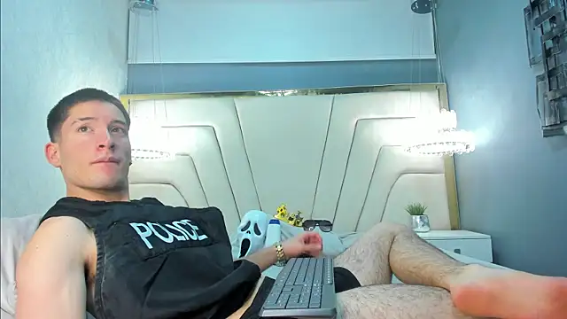 HunterHeat  online show from September 2025 12:07:01 PM