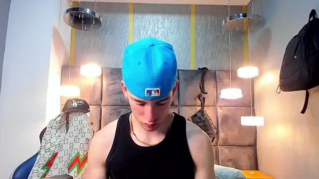 HunterHeat  online show from March 2026 12:09:01 PM