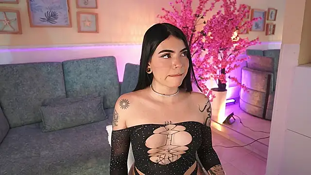 Snapshot of VioletEvanz chatting on September 2025 07:15:02 PM VioletEvanz online show from September 2025 07:15:02 PM