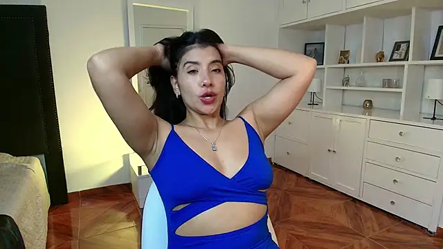 nina moen online show from September 2025 01:53:01 AM