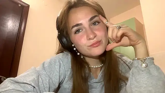 BunnyTiedeman online show from September 2025 07:06:02 PM