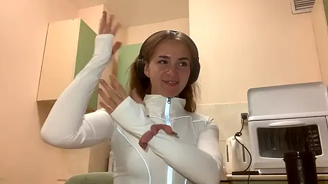 BunnyTiedeman online show from September 2025 06:12:02 PM