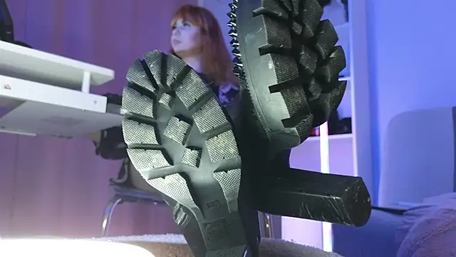 CruelSiren online show from December 2025 06:19:01 AM