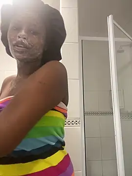 Snapshot of Moonzy77 chatting on September 2025 04:30:01 PM Moonzy77 online show from September 2025 04:30:01 PM