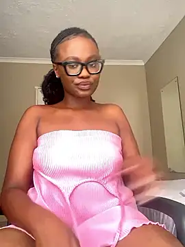 Snapshot of Moonzy77 chatting on October 2025 01:45:02 PM Moonzy77 online show from October 2025 01:45:02 PM