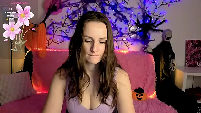 Julia Lia online show from November 2025 08:37:02 AM