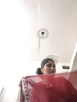Snapshot of LUCKY_cut chatting on April 2026 05:21:02 PM LUCKY cut online show from April 2026 05:21:02 PM