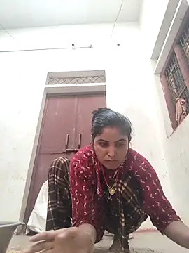 Snapshot of LUCKY_cut chatting on April 2026 02:27:02 AM LUCKY cut online show from April 2026 02:27:02 AM