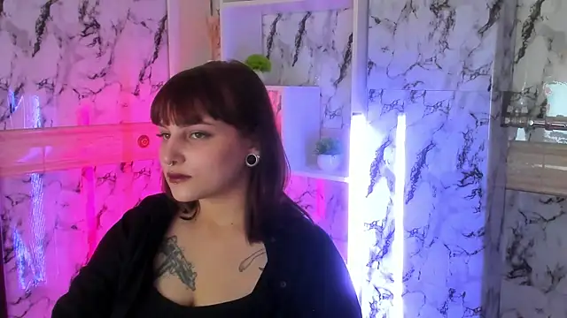 LeslieThomass online show from October 2025 03:18:01 AM