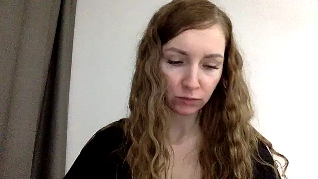 Varnyx online show from December 2025 04:25:02 PM