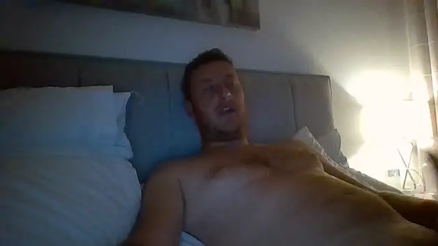 Londonlad818 online show from May 2026 08:40:02 PM