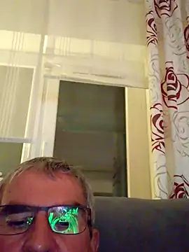 Oldmenhot66 online show from November 2025 06:19:02 PM