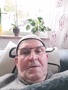 Oldmenhot66 online show from February 2026 01:23:02 PM