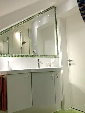 Oldmenhot66 online show from April 2026 04:50:02 AM