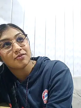 Emiily Johamson online show from September 2025 02:37:01 AM