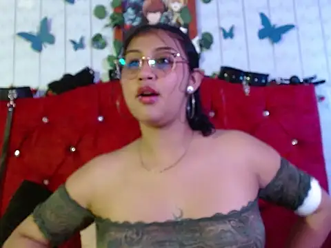 Emiily Johamson online show from October 2025 01:36:02 AM