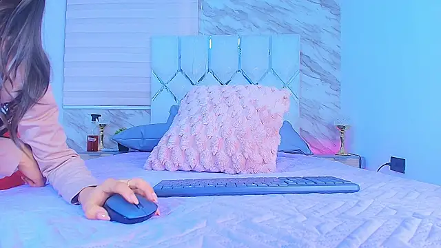 collet 1 online show from November 2025 11:54:02 AM