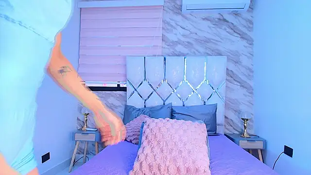 collet 1 online show from February 2026 12:54:01 PM